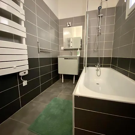 شقة Le Duc - 80m2 Centre-ville قرقشونه